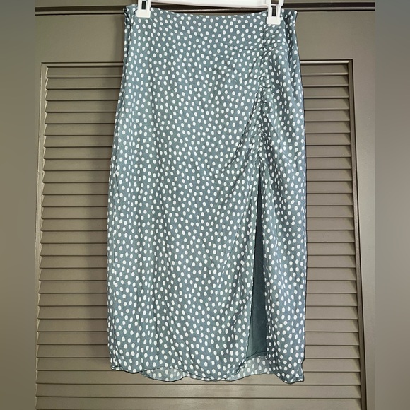 Blue and white polkadot midi skirt - Picture 1 of 3